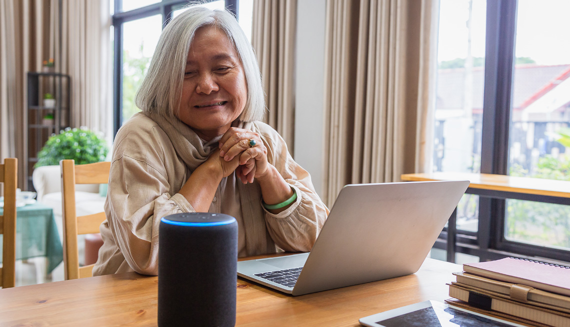 Elderly Women using alexa